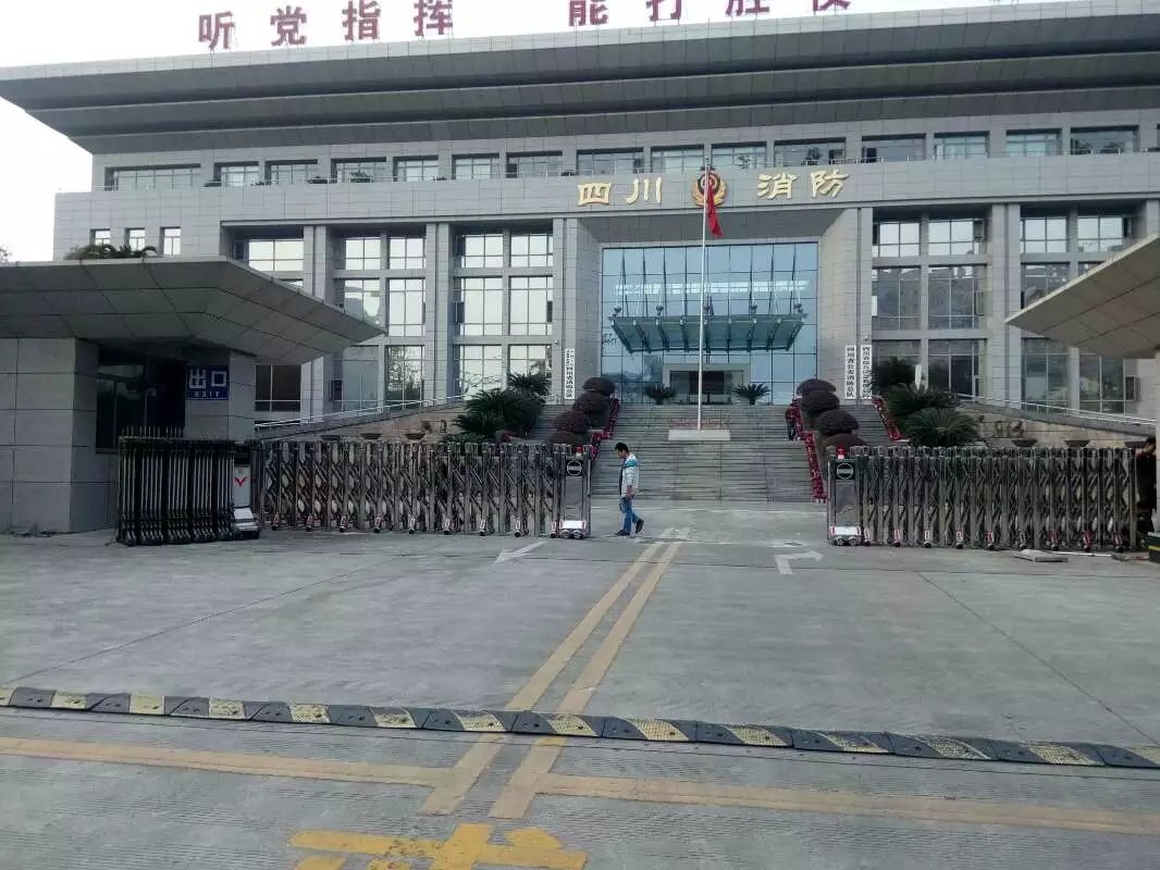 哈尔滨香坊区哈尔滨香坊区四川消防总队伸缩门